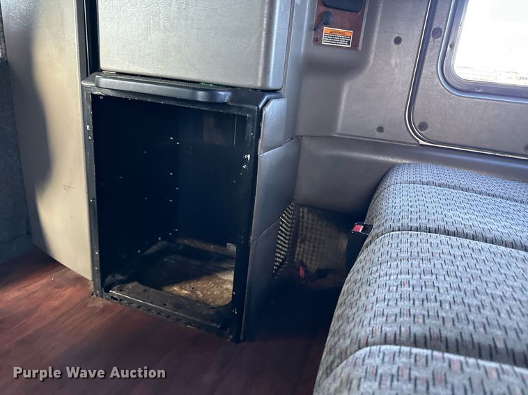 image for item EG2340 2006 Kenworth semi truck