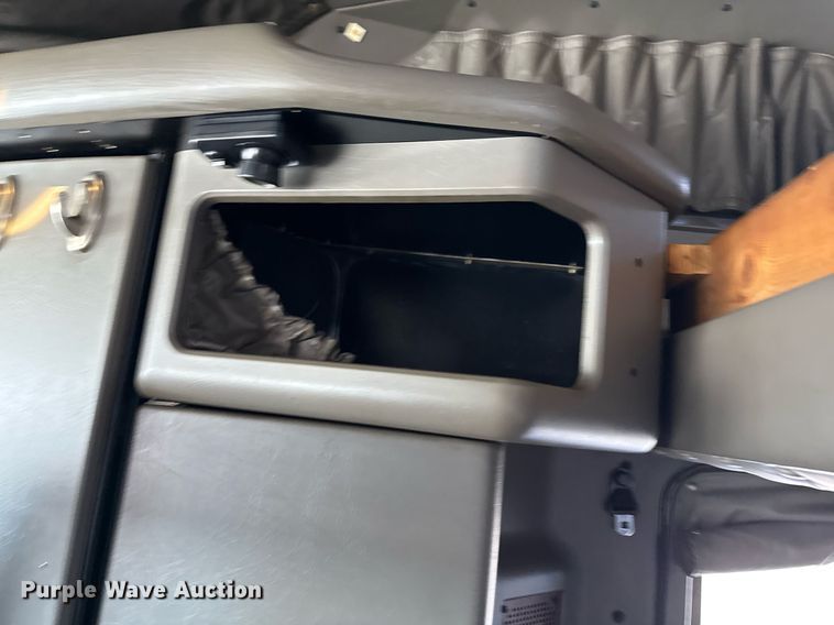 image for item EG2340 2006 Kenworth semi truck