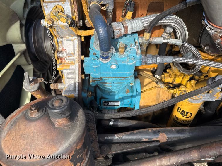 image for item EG2340 2006 Kenworth semi truck