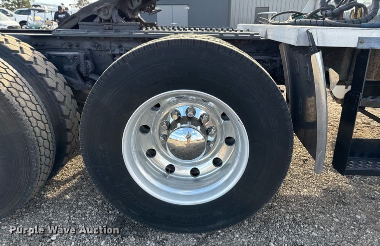 image for item EG2340 2006 Kenworth semi truck