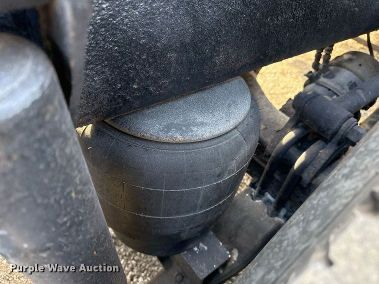 image for item EG2340 2006 Kenworth semi truck