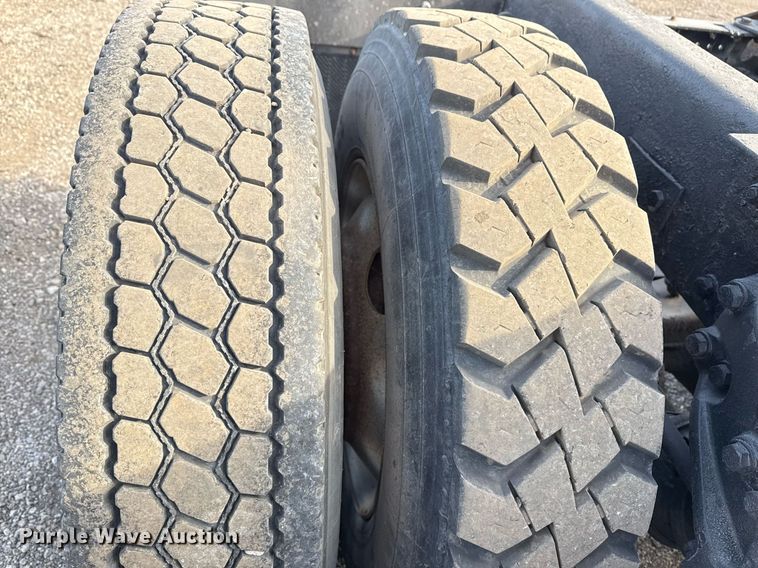 image for item EG2340 2006 Kenworth semi truck