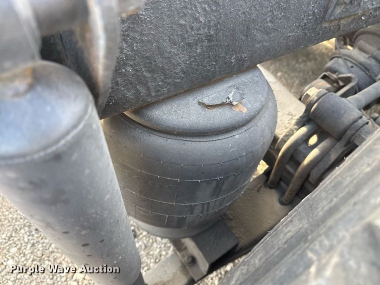 image for item EG2340 2006 Kenworth semi truck