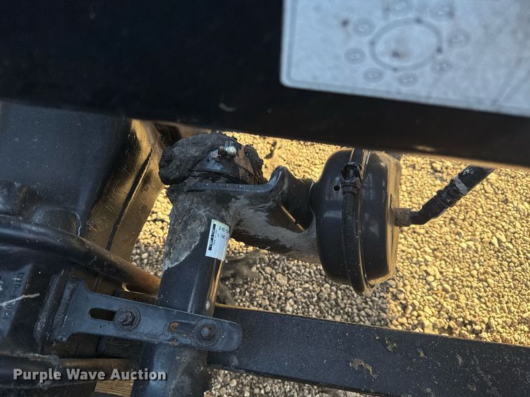 image for item EG2345 2001 Freightliner semi truck