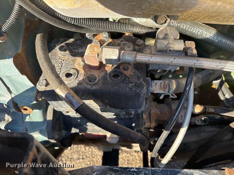 image for item EG2345 2001 Freightliner semi truck