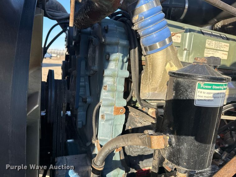 image for item EG2345 2001 Freightliner semi truck