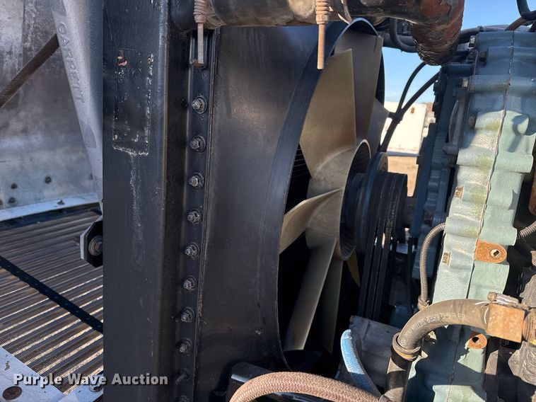 image for item EG2345 2001 Freightliner semi truck