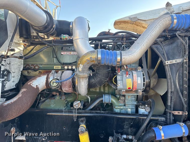 image for item EG2345 2001 Freightliner semi truck