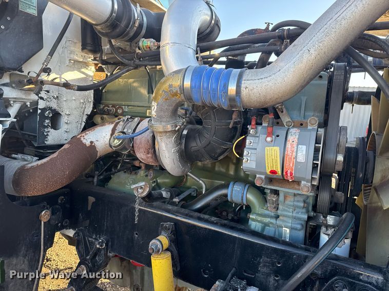 image for item EG2345 2001 Freightliner semi truck