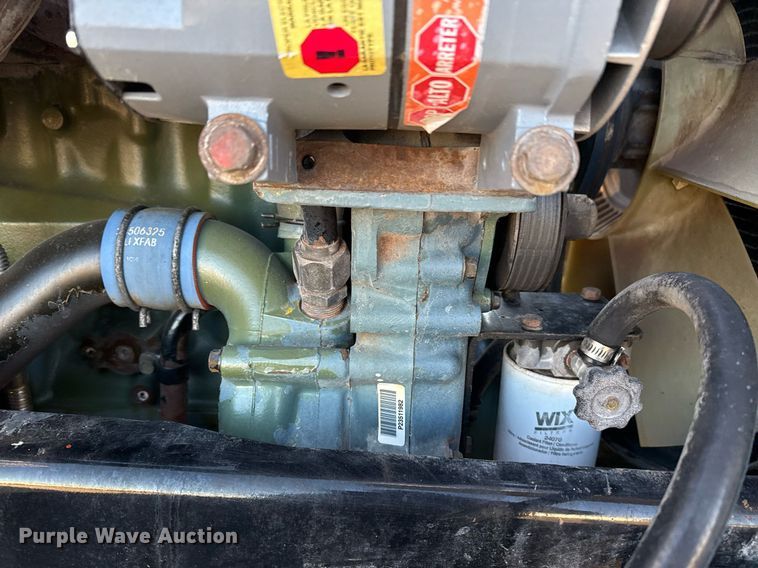 image for item EG2345 2001 Freightliner semi truck