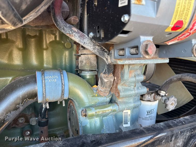 image for item EG2345 2001 Freightliner semi truck