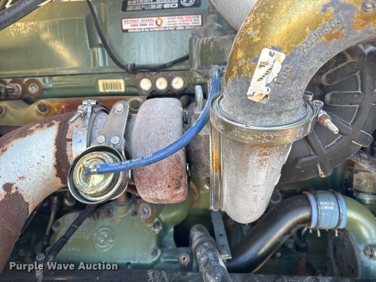 image for item EG2345 2001 Freightliner semi truck