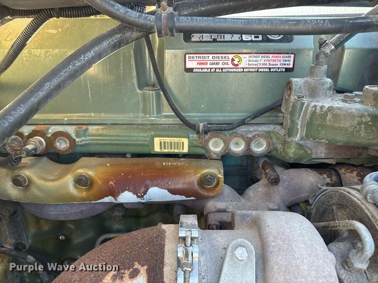 image for item EG2345 2001 Freightliner semi truck