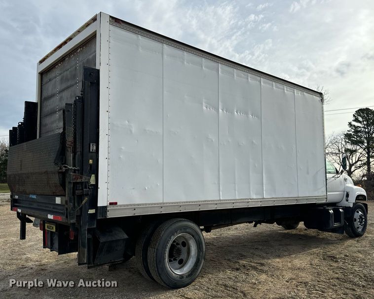 image for item EH7258 2000 Chevrolet  C6500 box truck