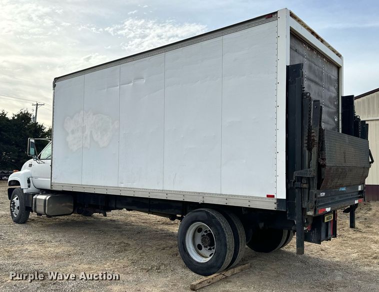 image for item EH7258 2000 Chevrolet  C6500 box truck