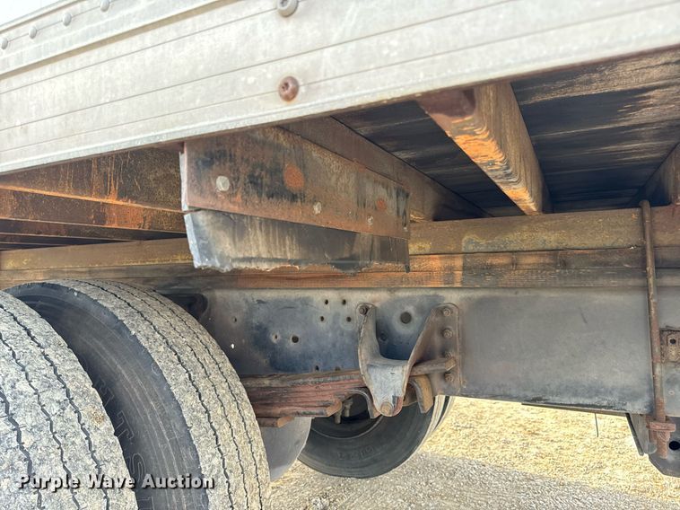 image for item EH7258 2000 Chevrolet  C6500 box truck