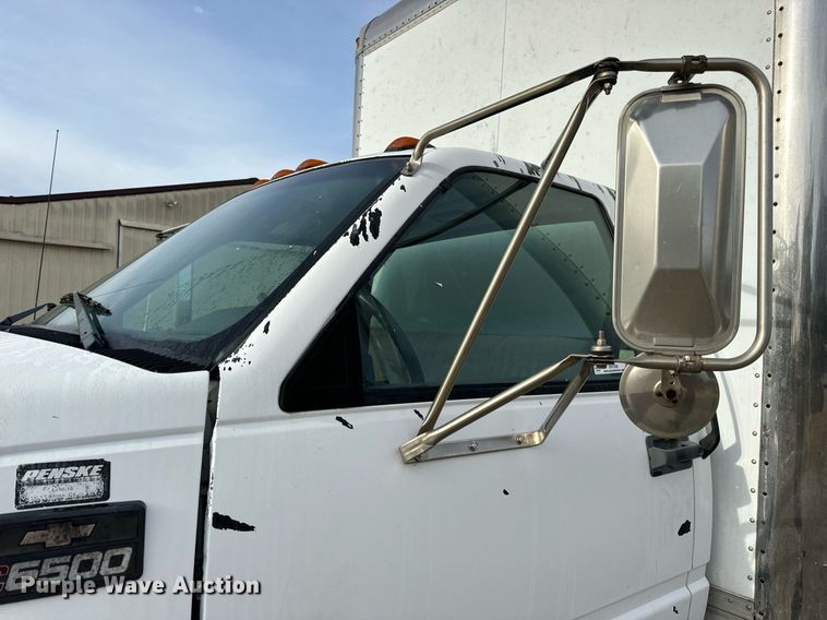 image for item EH7258 2000 Chevrolet  C6500 box truck