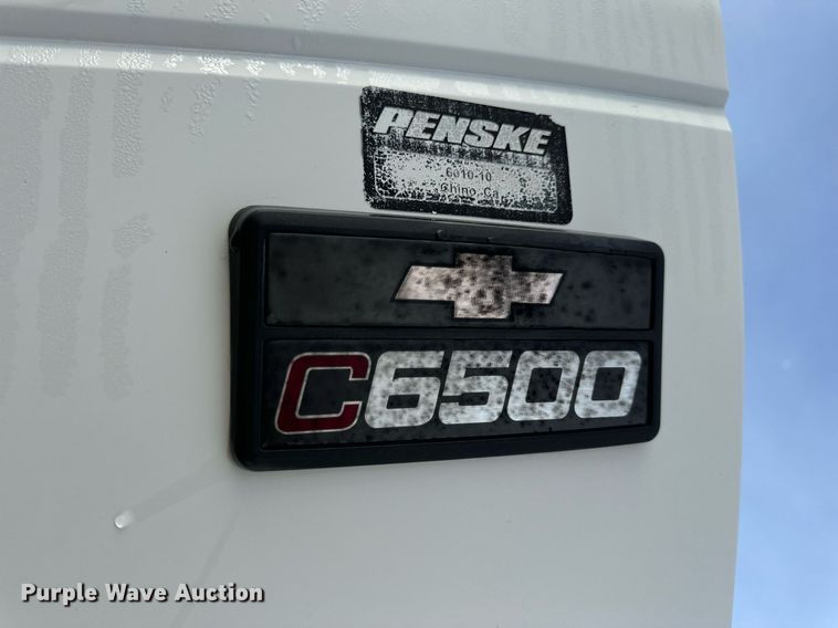 image for item EH7258 2000 Chevrolet  C6500 box truck