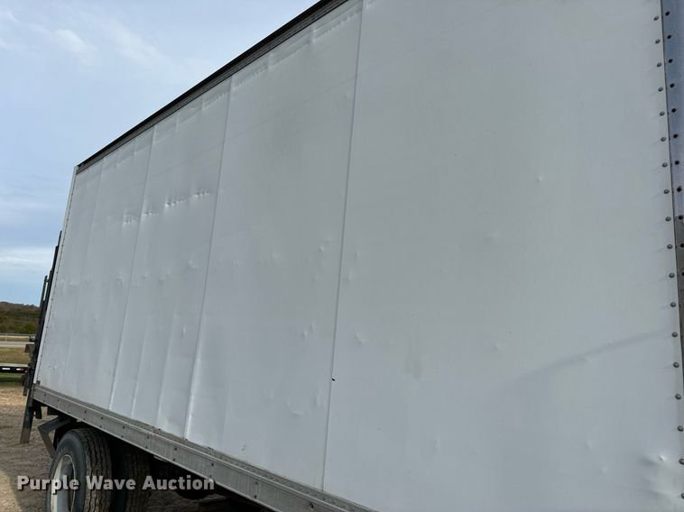 image for item EH7258 2000 Chevrolet  C6500 box truck