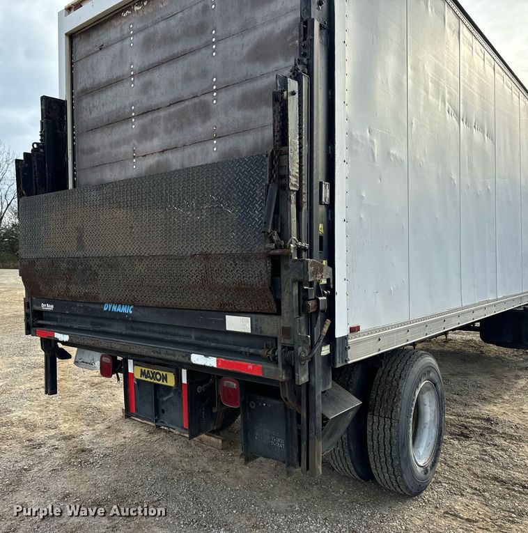 image for item EH7258 2000 Chevrolet  C6500 box truck