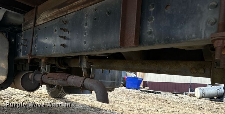 image for item EH7258 2000 Chevrolet  C6500 box truck