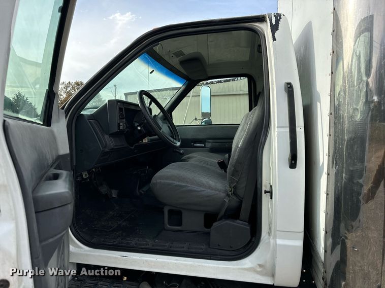 image for item EH7258 2000 Chevrolet  C6500 box truck