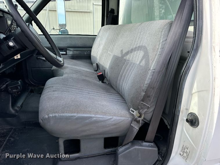 image for item EH7258 2000 Chevrolet  C6500 box truck