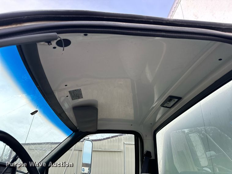 image for item EH7258 2000 Chevrolet  C6500 box truck