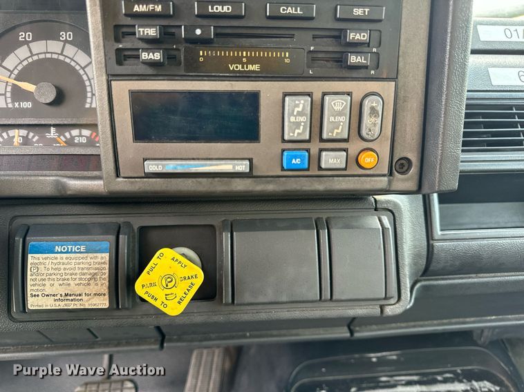 image for item EH7258 2000 Chevrolet  C6500 box truck