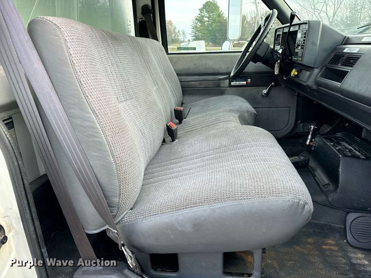 image for item EH7258 2000 Chevrolet  C6500 box truck