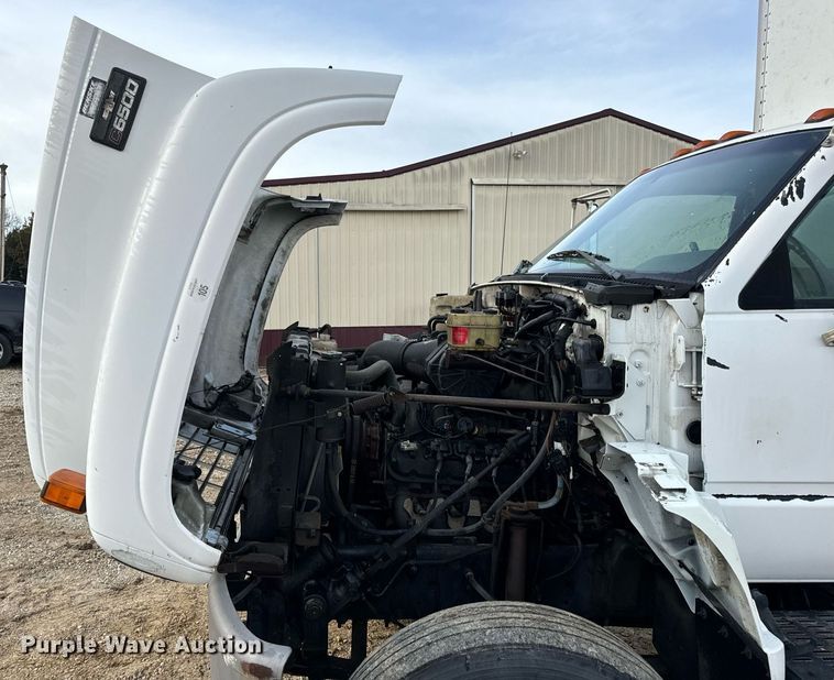 image for item EH7258 2000 Chevrolet  C6500 box truck