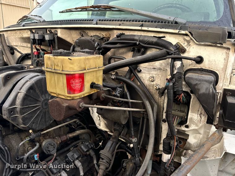 image for item EH7258 2000 Chevrolet  C6500 box truck