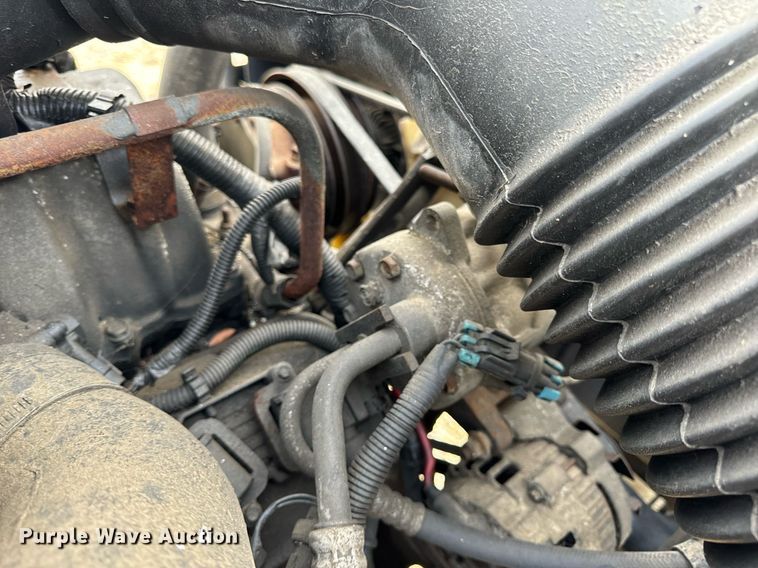 image for item EH7258 2000 Chevrolet  C6500 box truck