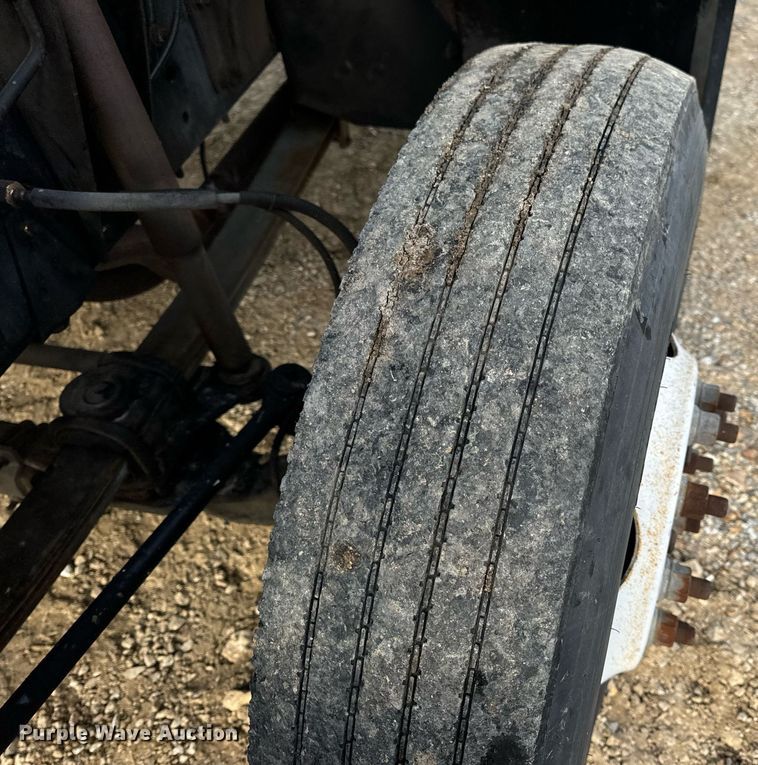 image for item EH7258 2000 Chevrolet  C6500 box truck