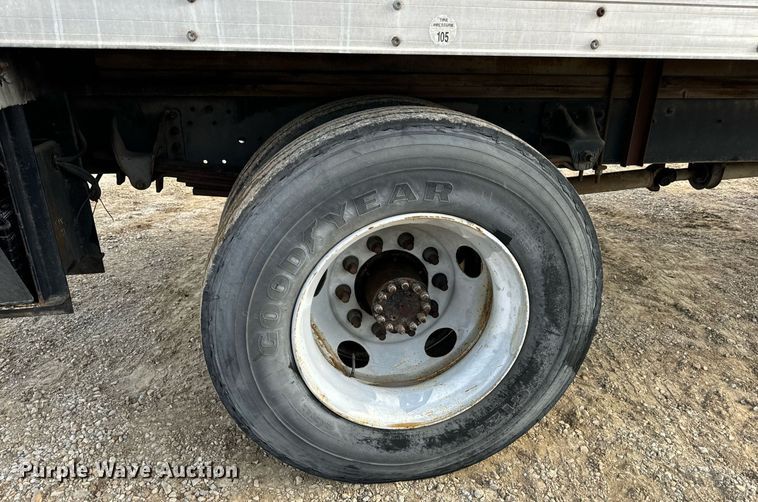 image for item EH7258 2000 Chevrolet  C6500 box truck