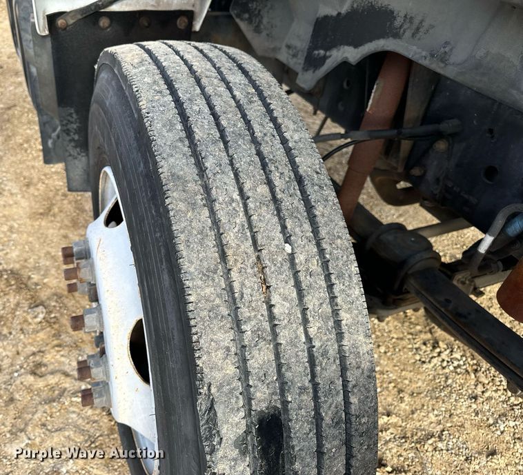 image for item EH7258 2000 Chevrolet  C6500 box truck