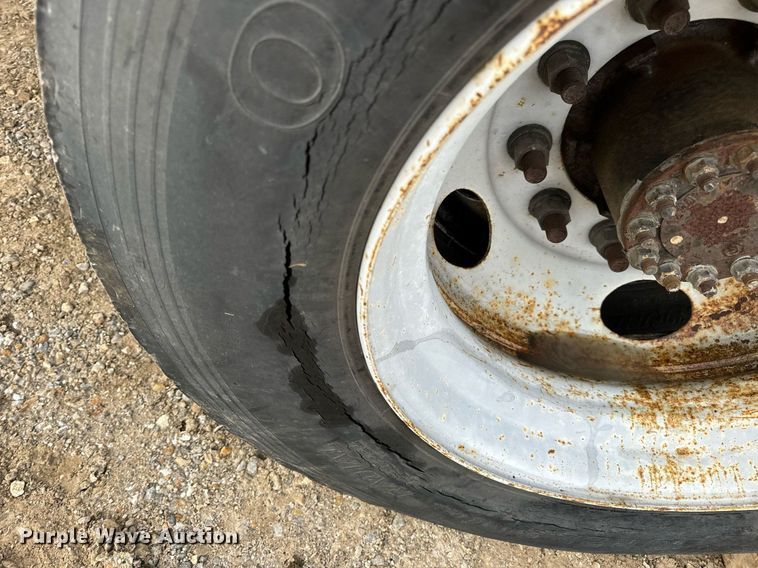 image for item EH7258 2000 Chevrolet  C6500 box truck