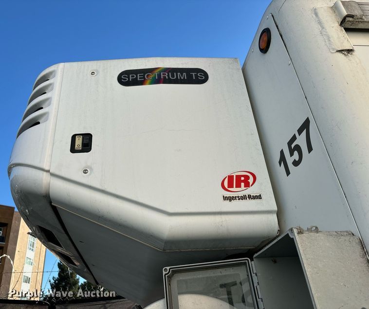 image for item EI4054 2010 Hackney Spectrum TS refrigerated van trailer