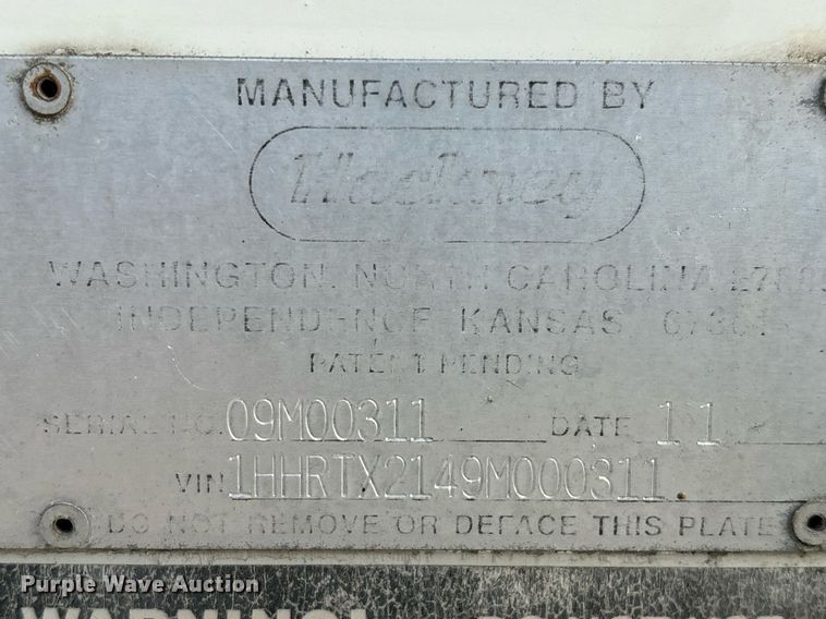 image for item EI4054 2010 Hackney Spectrum TS refrigerated van trailer