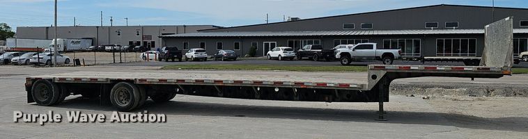 image for item IO9977 2001 Transcraft Eagle drop deck equipment trailer