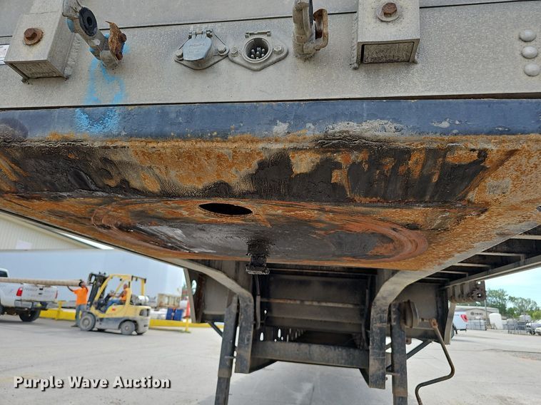 image for item IO9977 2001 Transcraft Eagle drop deck equipment trailer