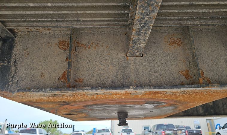 image for item IO9977 2001 Transcraft Eagle drop deck equipment trailer