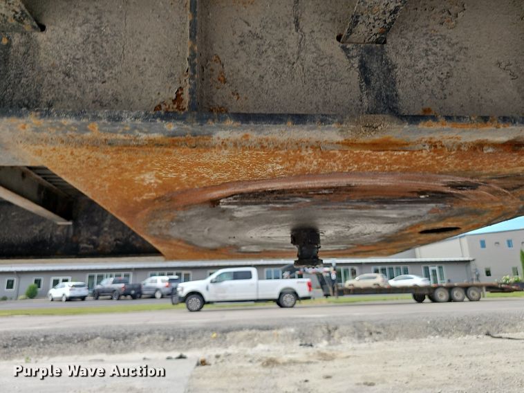 image for item IO9977 2001 Transcraft Eagle drop deck equipment trailer