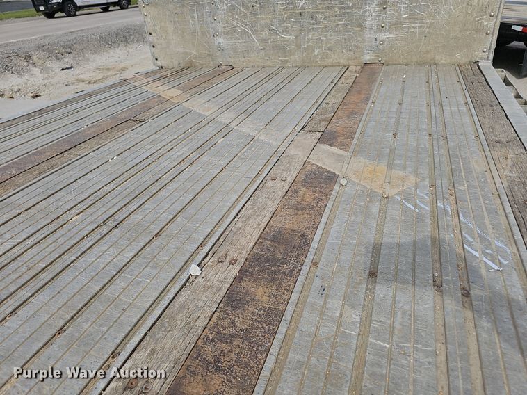 image for item IO9977 2001 Transcraft Eagle drop deck equipment trailer