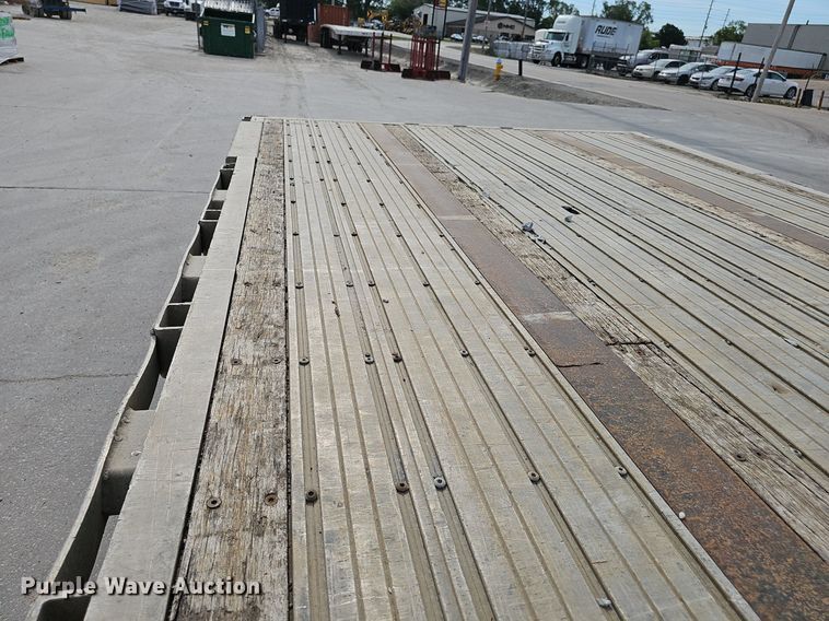 image for item IO9977 2001 Transcraft Eagle drop deck equipment trailer