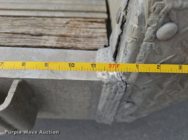 image for item IO9977 2001 Transcraft Eagle drop deck equipment trailer