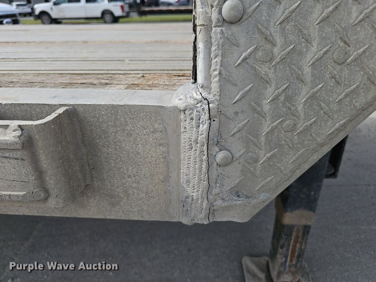 image for item IO9977 2001 Transcraft Eagle drop deck equipment trailer