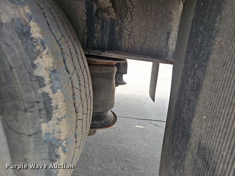 image for item IO9977 2001 Transcraft Eagle drop deck equipment trailer