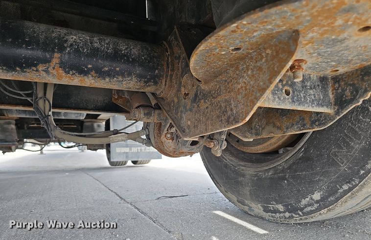 image for item IO9977 2001 Transcraft Eagle drop deck equipment trailer