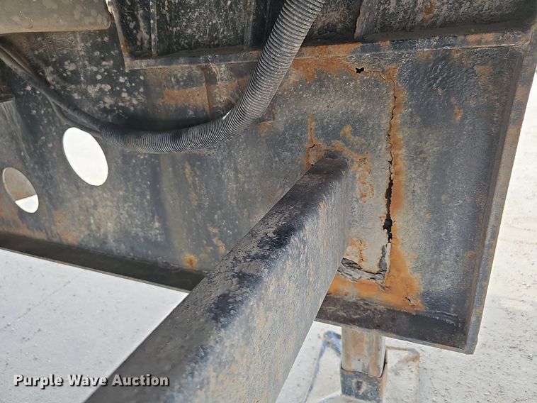 image for item IO9977 2001 Transcraft Eagle drop deck equipment trailer